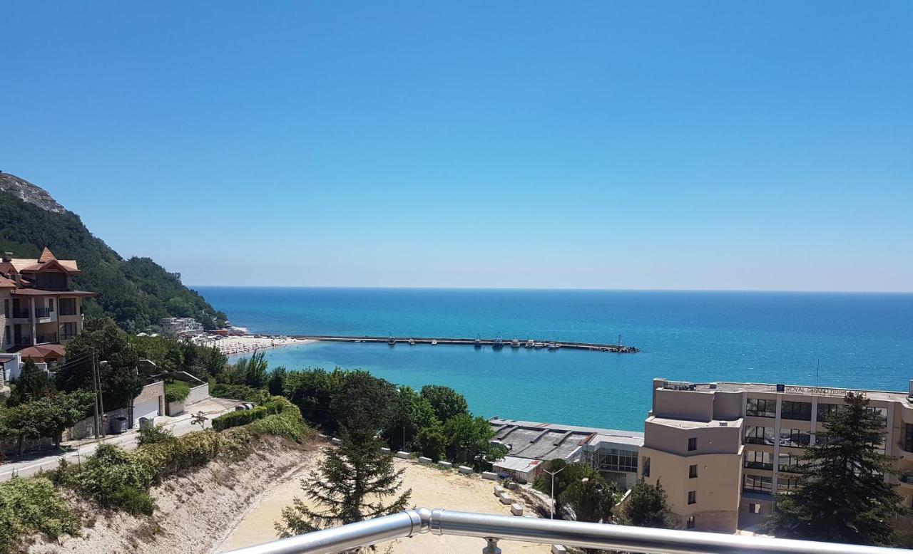Family Hotel Venera Cavarna Exterior foto