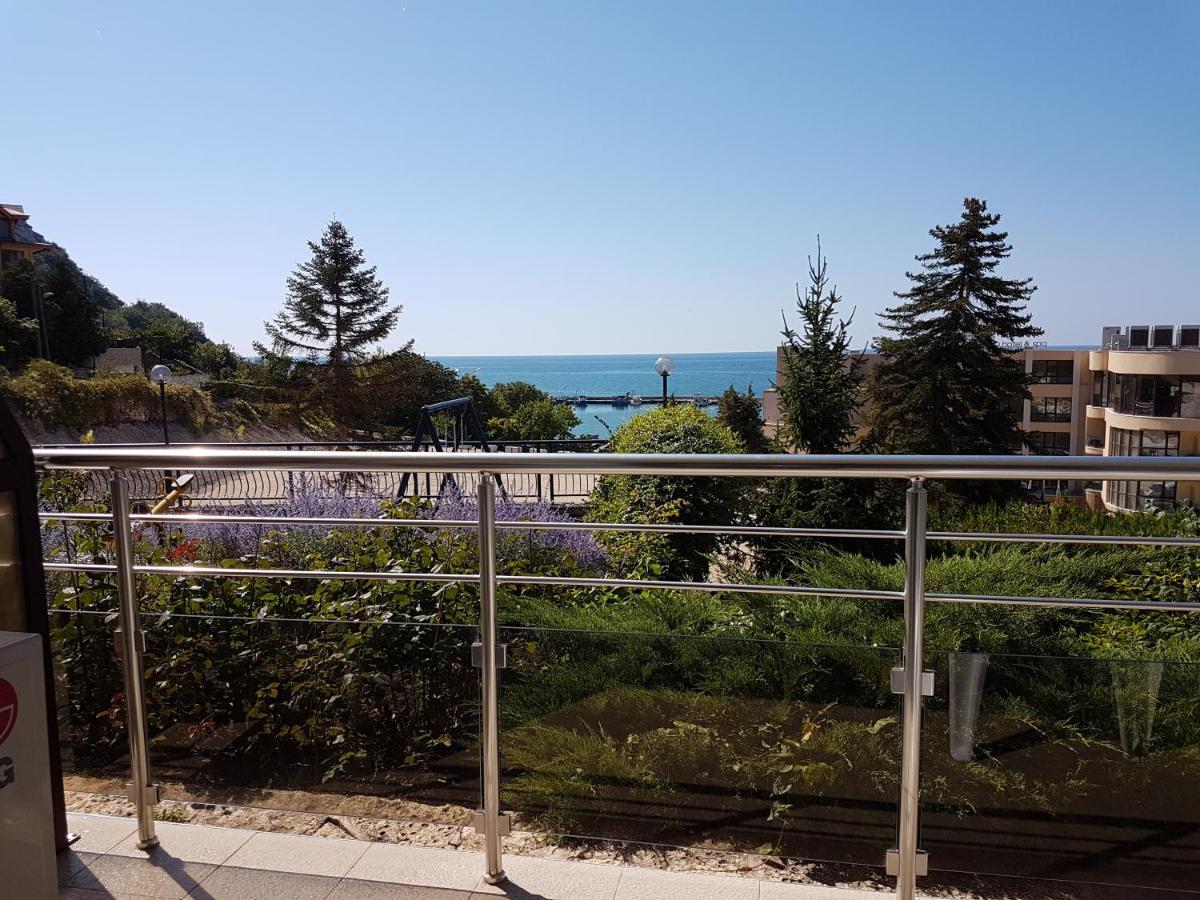Family Hotel Venera Cavarna Exterior foto