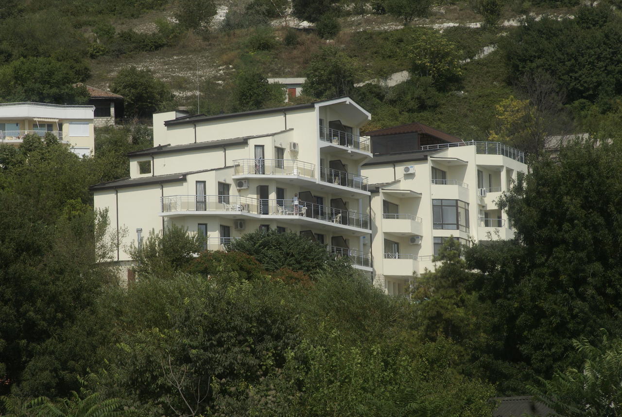 Family Hotel Venera Cavarna Exterior foto